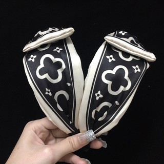 Bờm Nơ Lụa Logo Hoa 4 Cánh Sang Chảnh