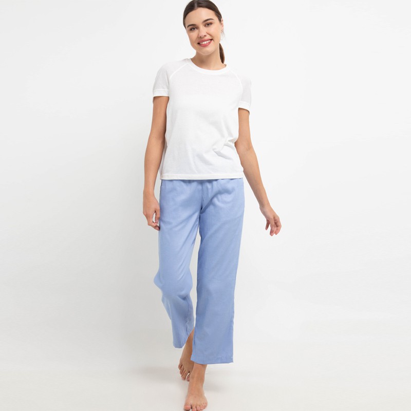 Quần Dài Màu Xanh Nhạt Kiểu Dáng Trẻ Trung Năng Động | BigBuy360 - bigbuy360.vn