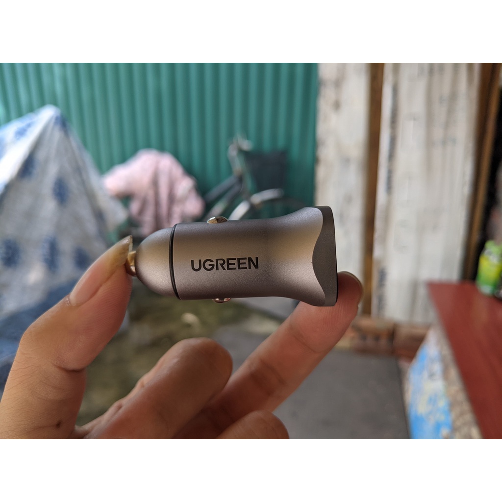 Củ sạc trên ô tô Ugreen 30780
