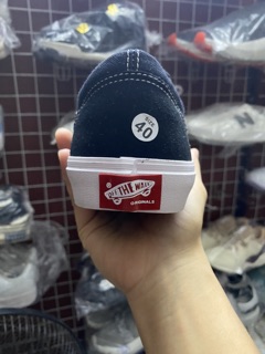 Giày custom Holaham