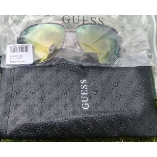 Kính mát nam guess