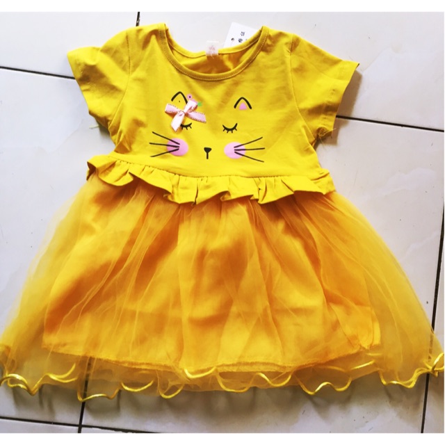 Dầm xinh cho bé gái từ 10-14kg.đầm liền phối voan.1 màu vàng duy nhất.giá lẻ chỉ 100k/1v.bao chất bao giá cho cả nhà nhé