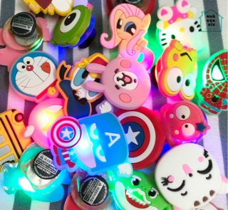 Nút gắn dép có đèn hình Doraemon