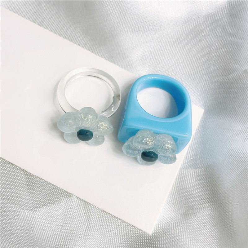 Nhẫn resin bản rộng hình hoa màu xanh dương xinh xắn dành cho nữ