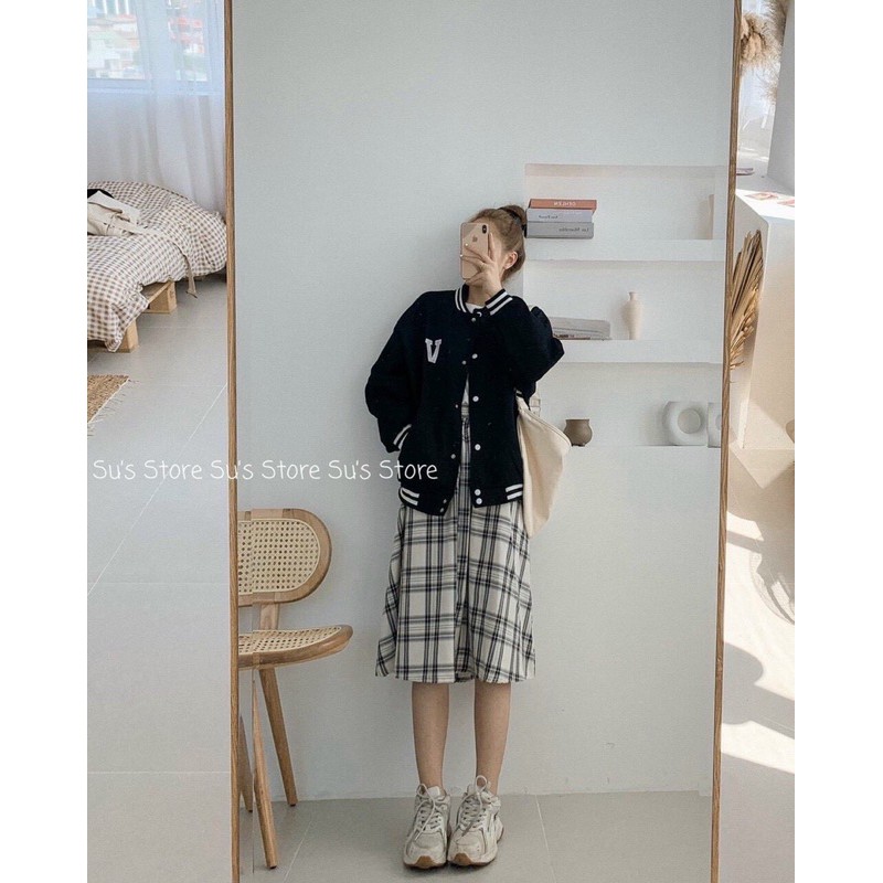 Áo khoác nữ bomber phối sọc in chữ V năng động