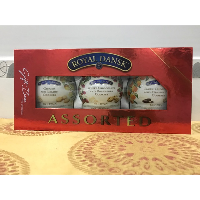 ROYAL DANSK Hộp 3 hũ Bánh quy gừng-chanh 250g, sô cô la trắng - phúc bồn tử 250g, sô cô la trắng - v