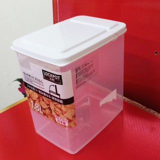 bộ 2 hộp nhựa Nhật 1L8 đựng thực phẩm, nắp mở đứng vuông góc tiện lợi D366x2