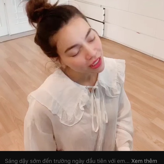 Áo sơ mi cổ sen to
