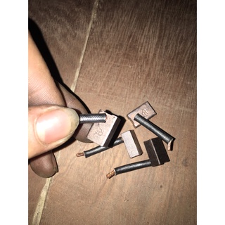 Sản phẩm gia đình làm: than đề xe con 7x13x17 1 bộ 4 cái