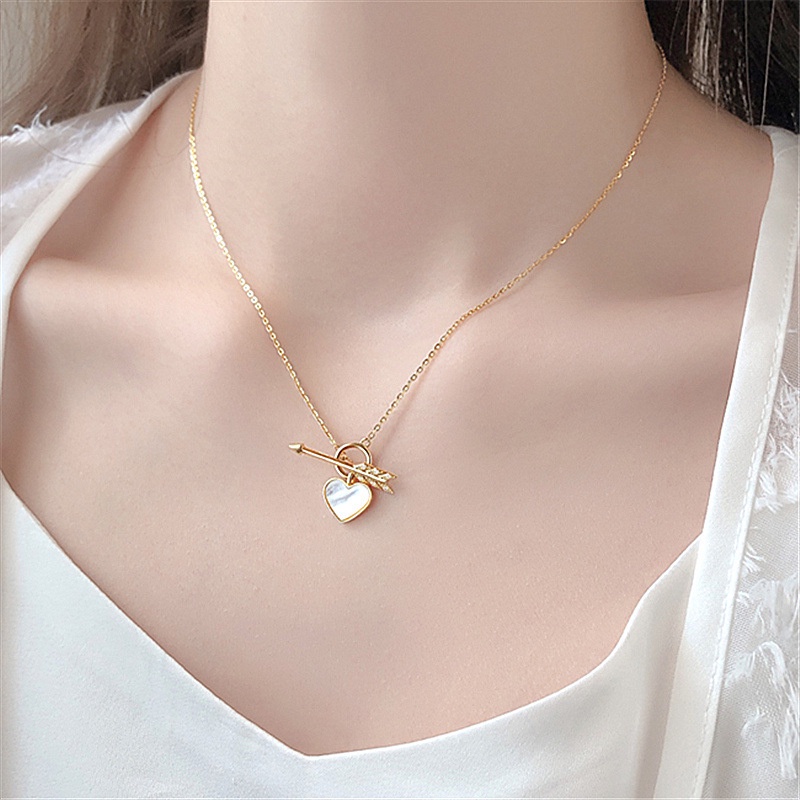 Vòng cổ Mặt Hình Trái Tim / Mũi Tên Bằng Kim Loại Màu Vàng Thời Trang Thanh Lịch Lãng Mạn Cho Nữ