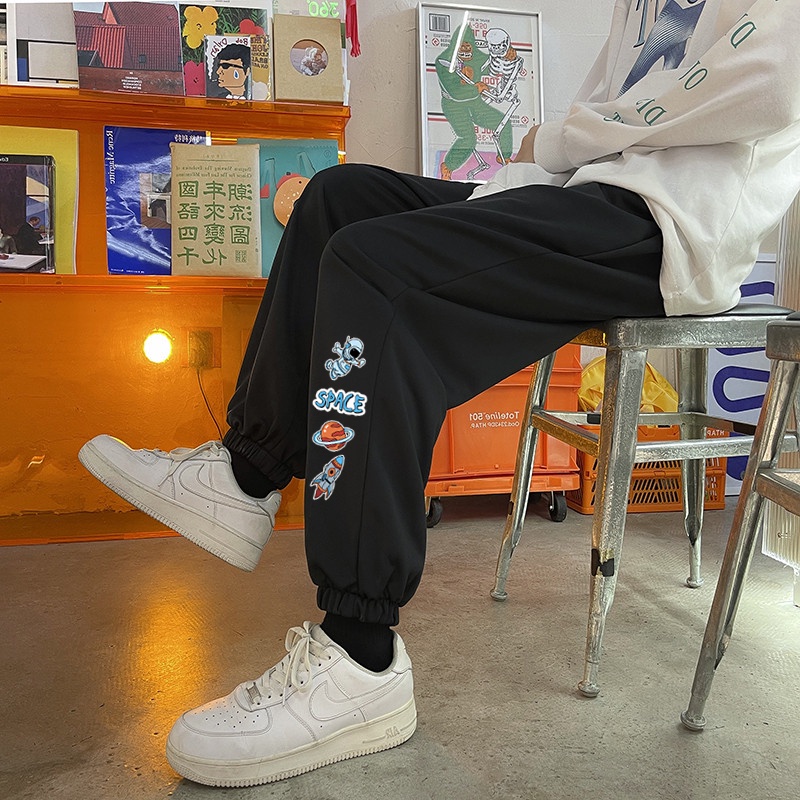 Quần jogger ống rộng cột dây họa tiết hoạt hình phong cách hip hop đường phố 2 màu M-5XL cho nam