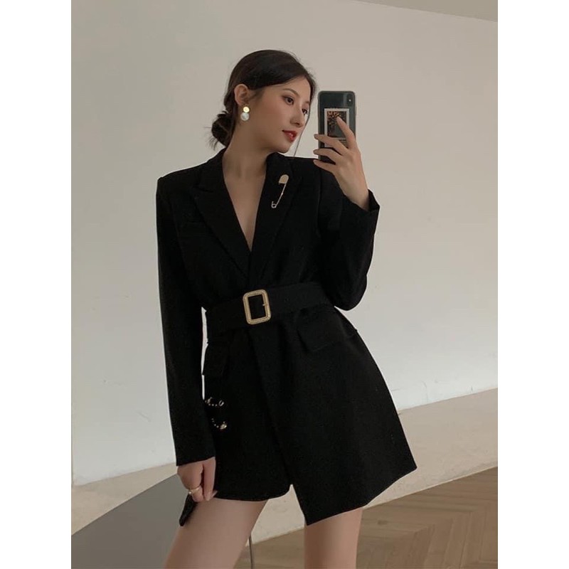 Blazer dáng over size kèm belt và phụ kiện