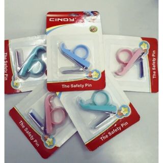 Bấm móng tay CINDY cho bé