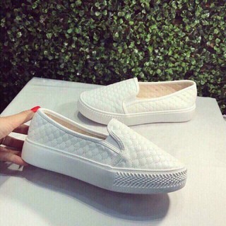 Giày slip on da sần