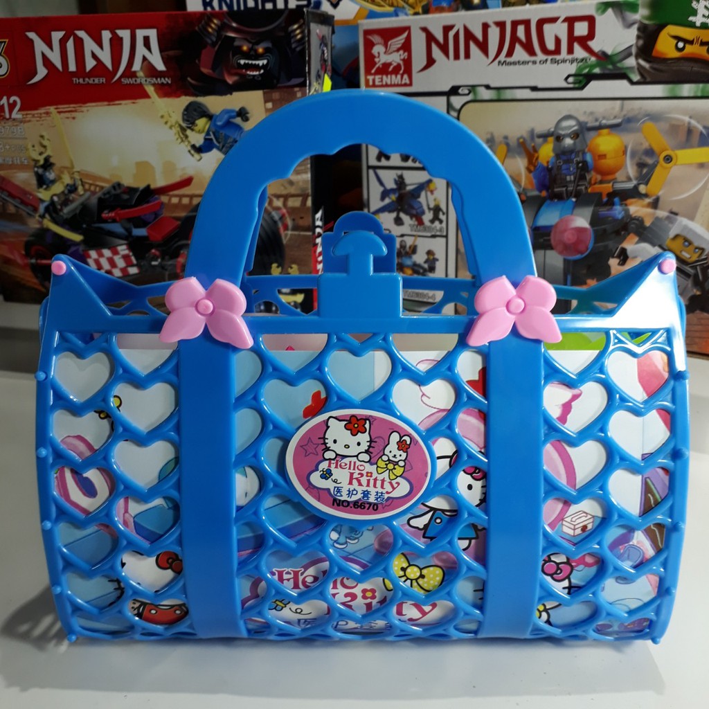 Giỏ đồ chơi bác sĩ Hello Kitty cho bé yêu. Bộ đồ chơi bác sĩ &amp; dụng cụ Y Tế bằng nhựa cho bé.