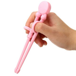 Đôi đũa hỗ trợ tập ăn cho bé