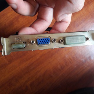 Card màn hình GT420-2GB-D3