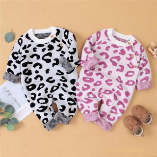 Áo len liền quần dài tay họa tiết da báo cho bé