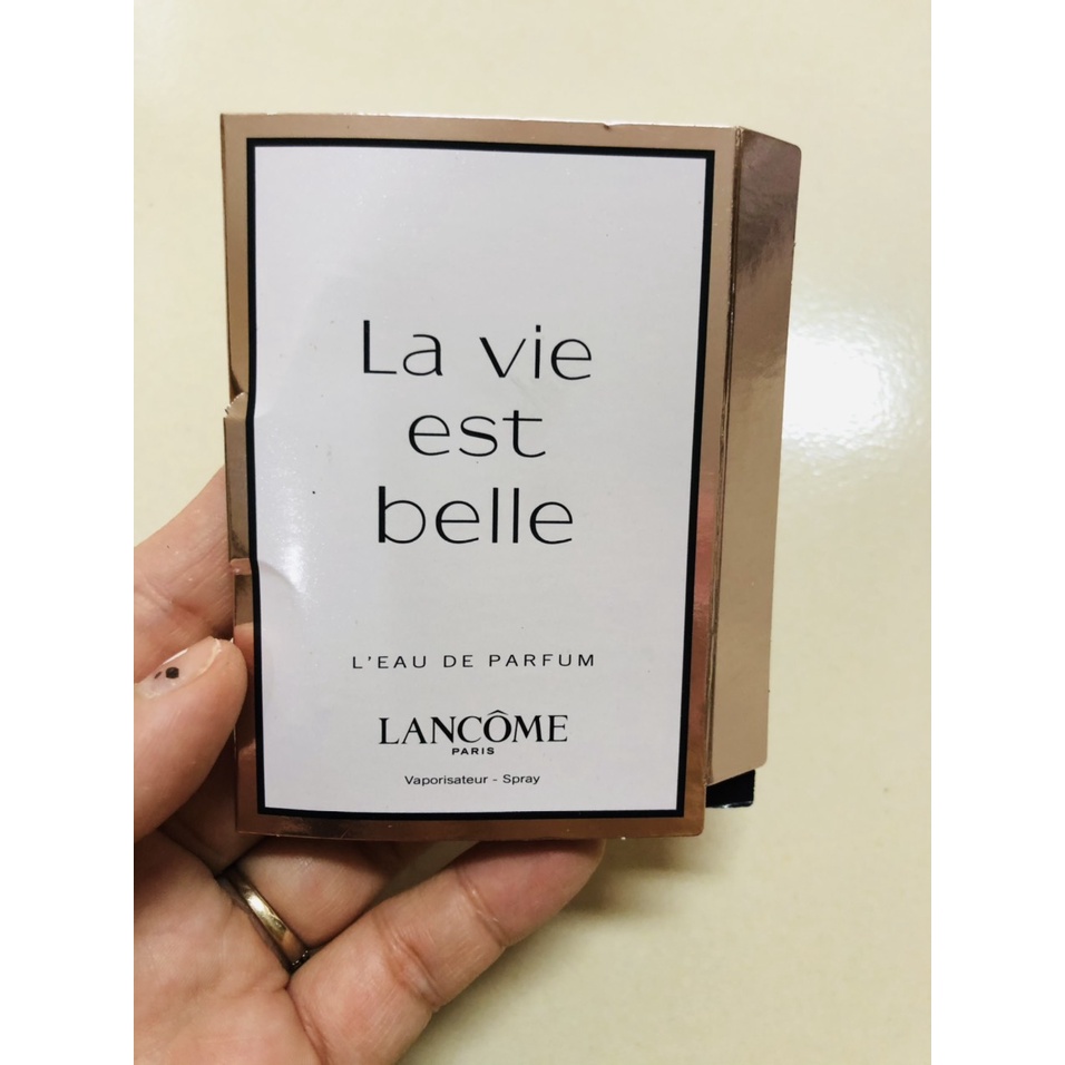 LANCOME Sample mẫu thử Vial nước hoa Sang Trọng Cuốn Hút Lancôme La vie Eaude Parfum 1,2ml