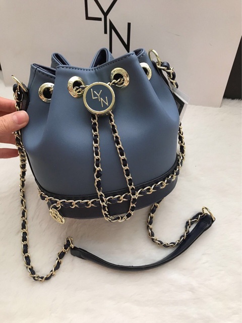 Túi Lyn dáng hobo kèm dây đeo chéo