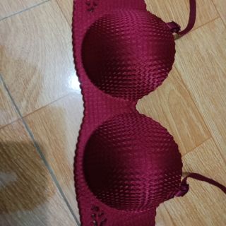 Áo đúc không gọng. Nâng ngực tự nhiên, không gây cảm giác khó chịu như các loại áo có gọng .màu sắc đẹp