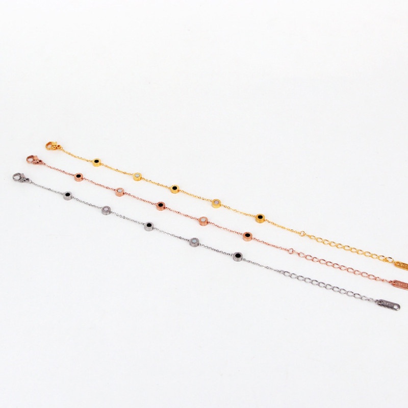 Lắc Tay Mảnh Mặt Tròn Đen Titan Ko Han Rỉ TT 3819