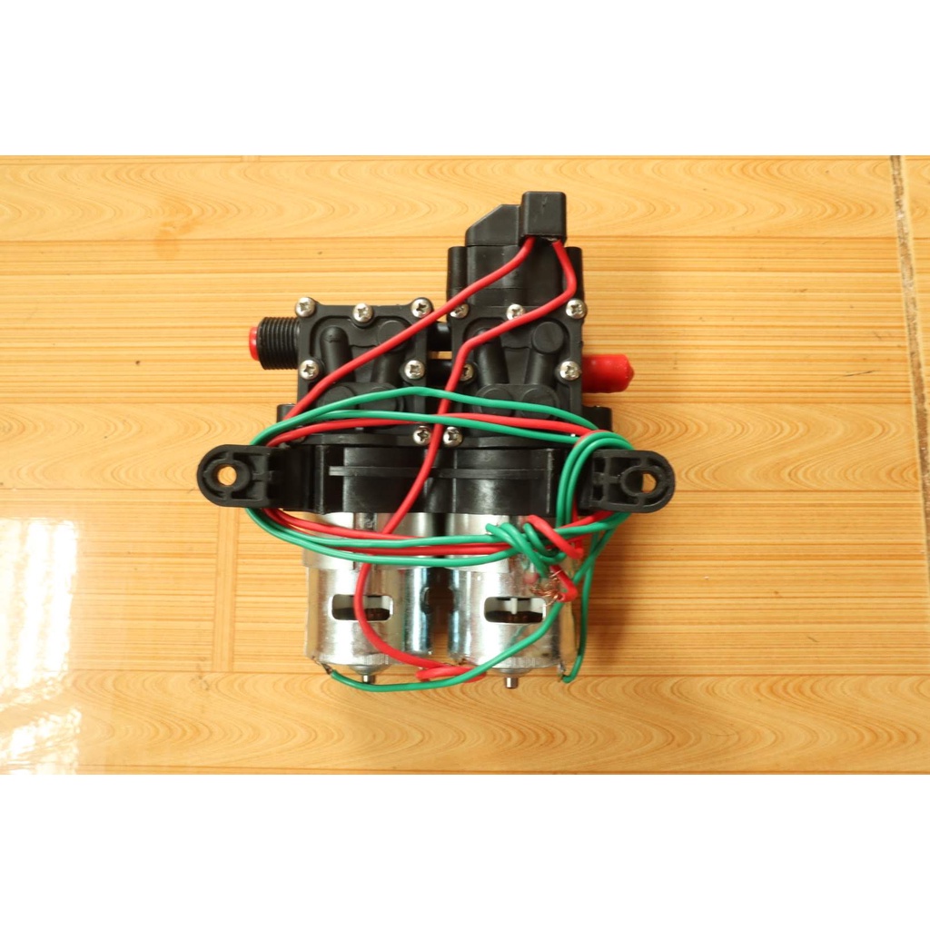 Củ bơm  đôi 12V bình phun thuốc, 2 mutor, tự ngắt khi khóa.