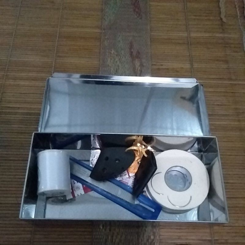 bách hoá gà chọi bộ hộp y tế +bịt mỏ