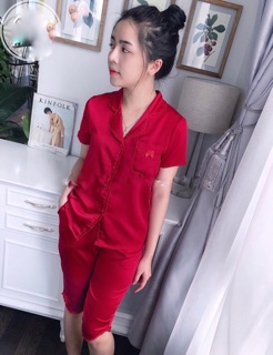 Bộ lụa satin viền bèo áo cộc quần lửng