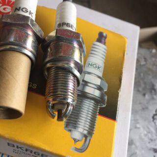 Bugi máy phát điện NGK 3 chấu /buzi máy nổ