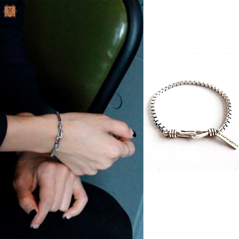 Vòng tay kim loại mặt khắc chữ sành điệu cho unisex