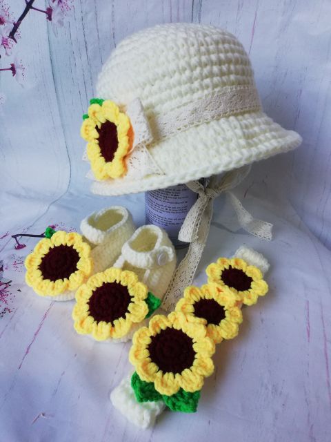 Set đồ len cho bé gái