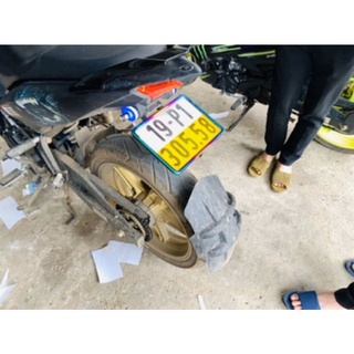 decal vàng dán biển số,xi nhan oto,xe máy..