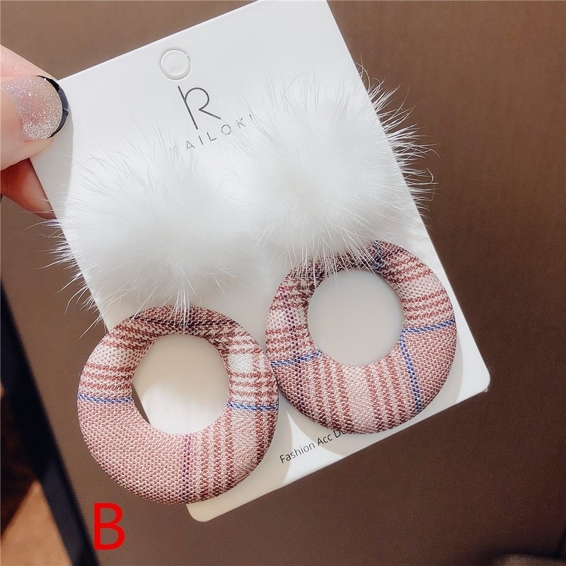 Khuyên tai tròn đính pompom thời trang dễ thương xinh xắn dành cho nữ chất lượng cao an toàn đáng tin cậy