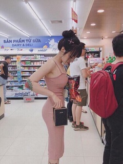 Đầm body hở lưng