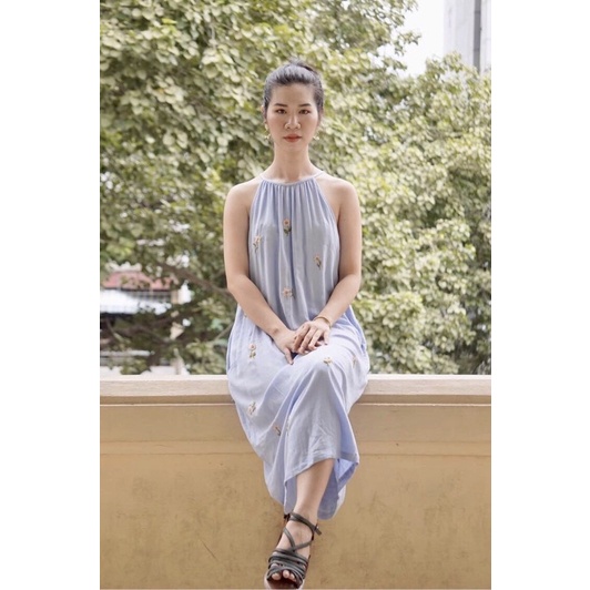Đầm yếm cột dây Linen thêu tay- Nhà Của Moon