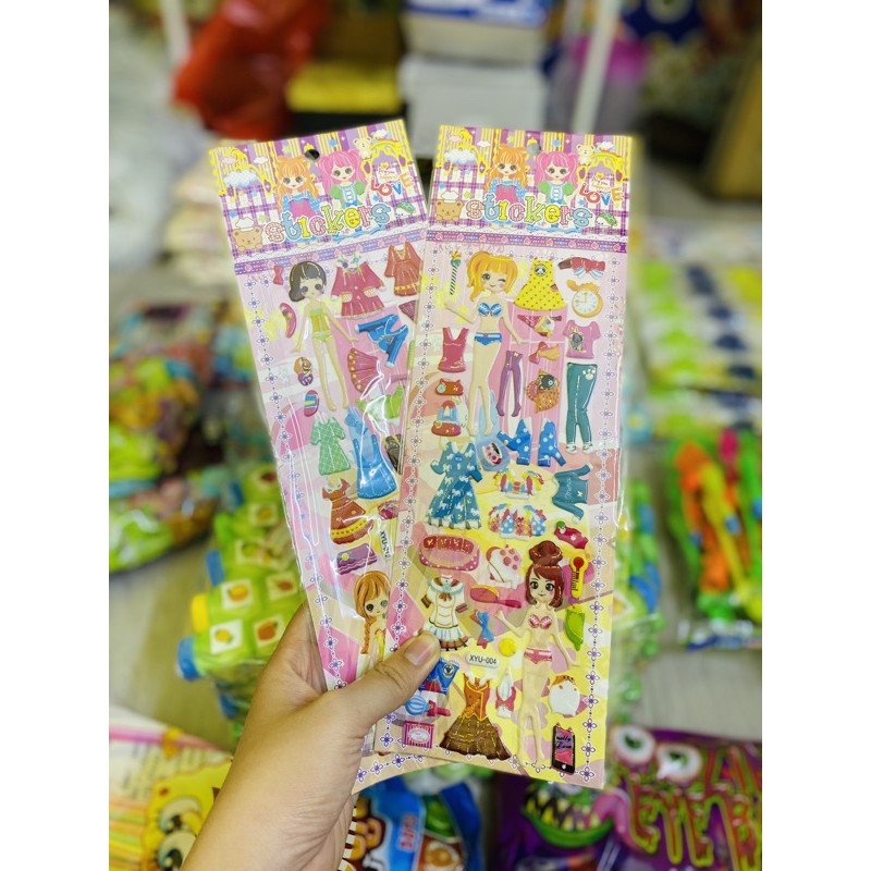 Hình dán búp bê, đồ chơi tuổi thơ