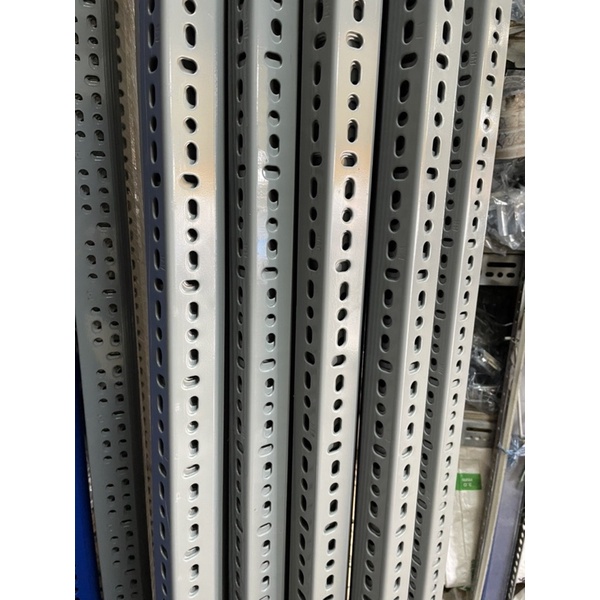 sắt v lỗ 3*3