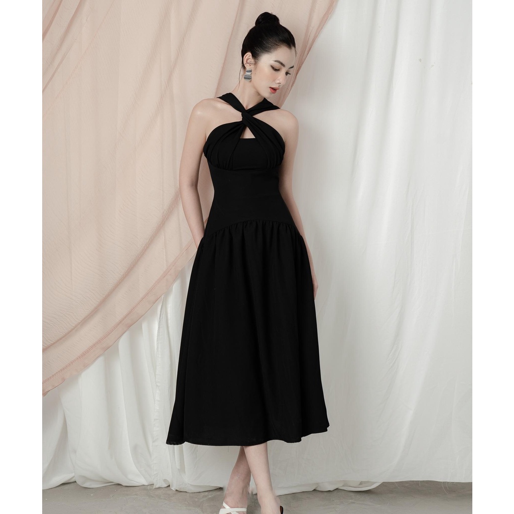 Đầm maxi đen đi dự tiệc cưới thiết kế cổ chéo, dáng xòe sang trọng - Siri