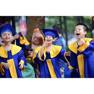 Bộ lễ phục Áo mũ cử nhân tốt nghiệp mầm non 3 - 5 tuổi xanh nước vạt vàng ( 1 bộ gồm 1 áo và 1 mũ)