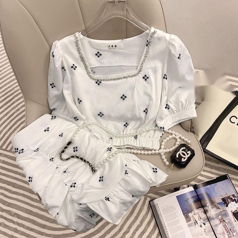 Set Áo Tay Phồng Cổ Vuông + Chân Váy Hoa Phối Bèo Thời Trang Mùa Hè