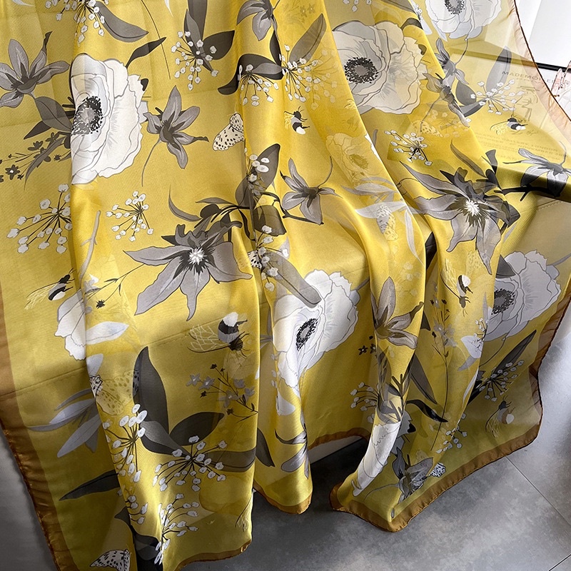 Khăn choàng cổ lụa hình hoa lá size 130x180cm cao cấp