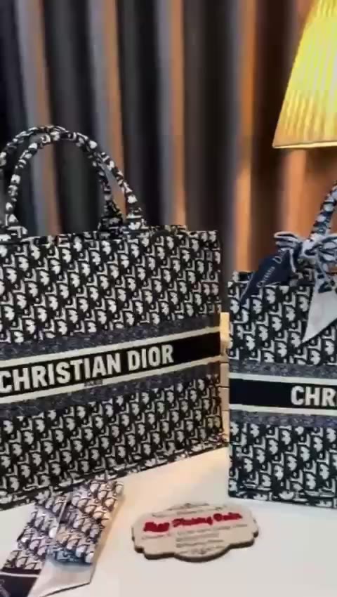 Túi Xách Tay Đeo Vai Dior Thổ Cẩm Size To 41 Hàng Loại 1 Chất Đẹp Đựng Cả Thế Giới Tặng Kèm Khăn Lụa | BigBuy360 - bigbuy360.vn