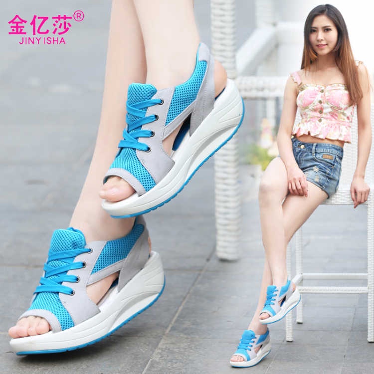 Giày Sandal Thể Thao Đế Dày Tăng Chiều Cao 4.5CM Cột Dây Phong Cách Thể Thao Đi Biển Cho Nữ