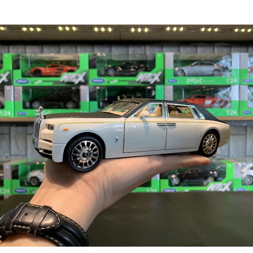 Mô hình xe ô tô Rolls Royce Phantom VIII Tỉ lệ 1:24 của Hãng CHEZHI