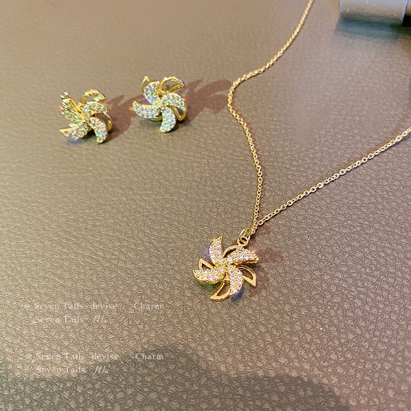 Vòng cổ mặt chong chóng gió xoay đơn giản mới 2021