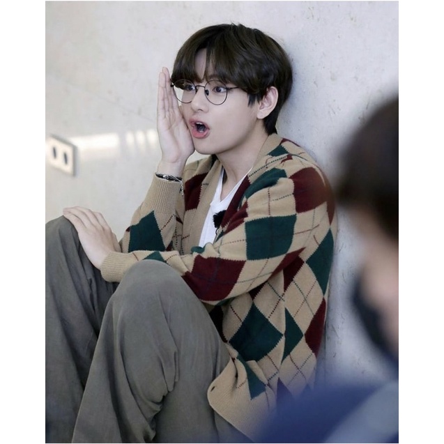Order - Áo khoác len Cardigan Taehyung (V BTS)