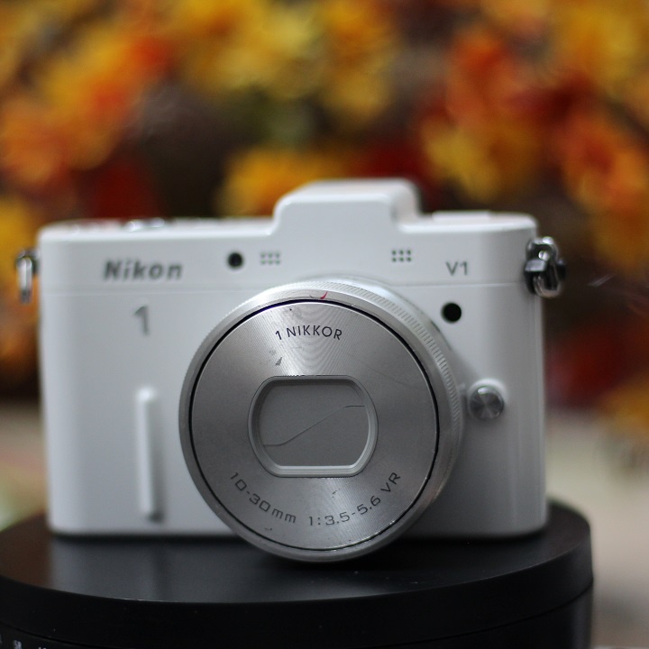 Máy ảnh Nikon1 J V1 kèm ống kính