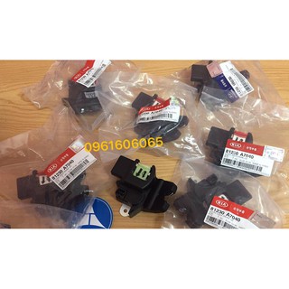 Khóa ngậm cốp sau Kia K3 / Cerato