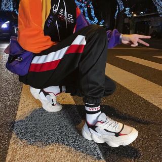 Quần jogger viền chữ oeter cực chất lừ